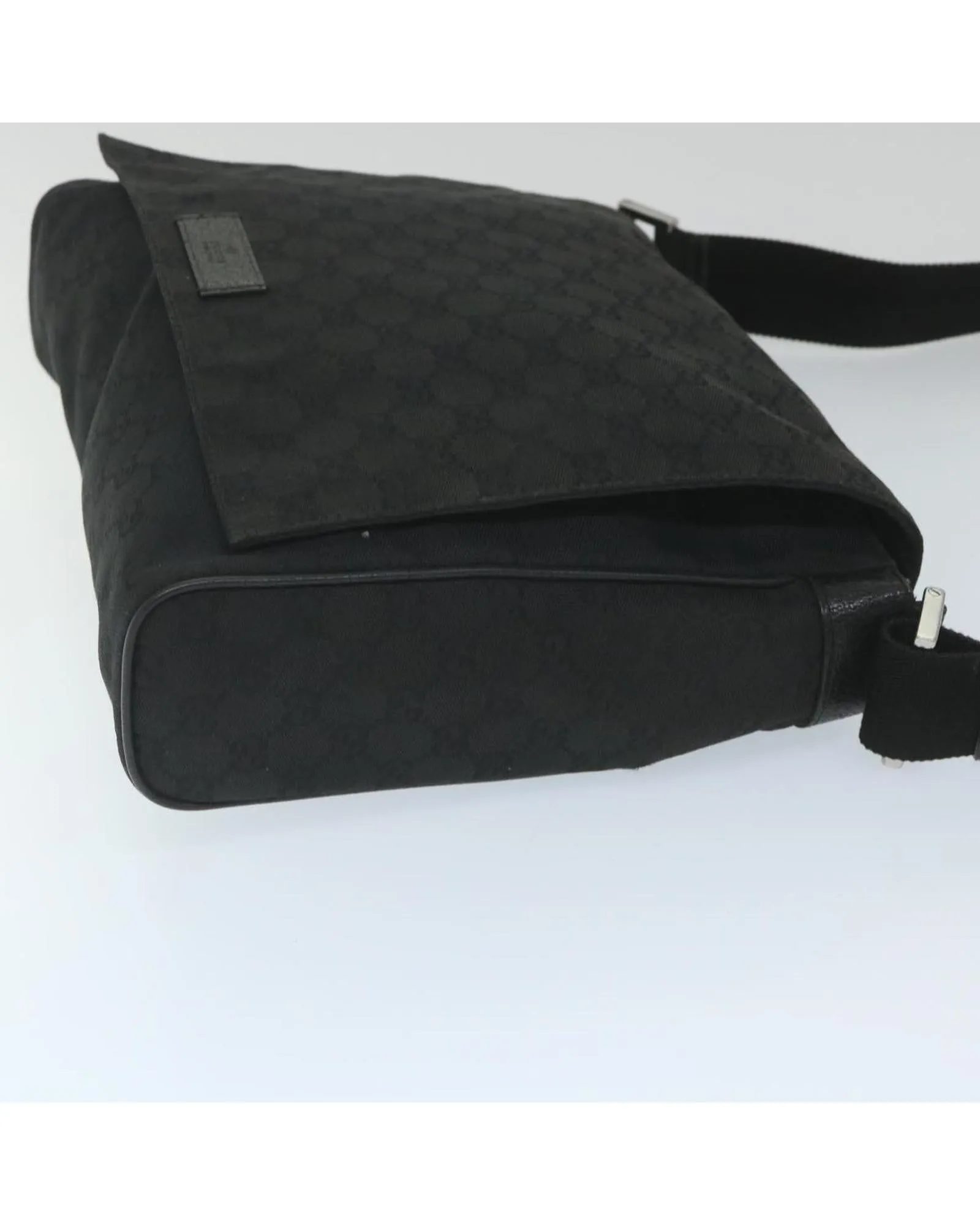 Classic GG Canvas Shoulder Bag